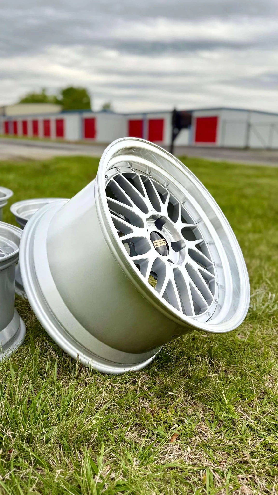 BBS LM272 / LM281 - 19" Staggered - 5x120