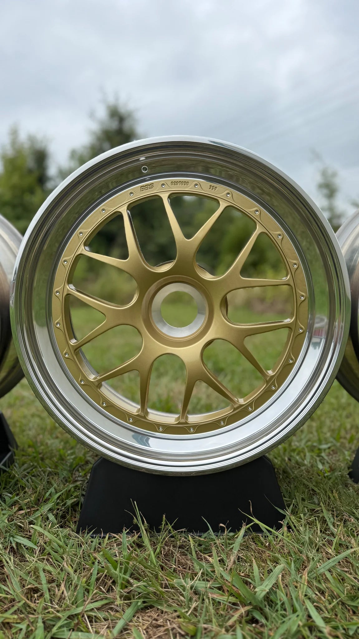 BBS E07 - 19" Staggered - Centerlock