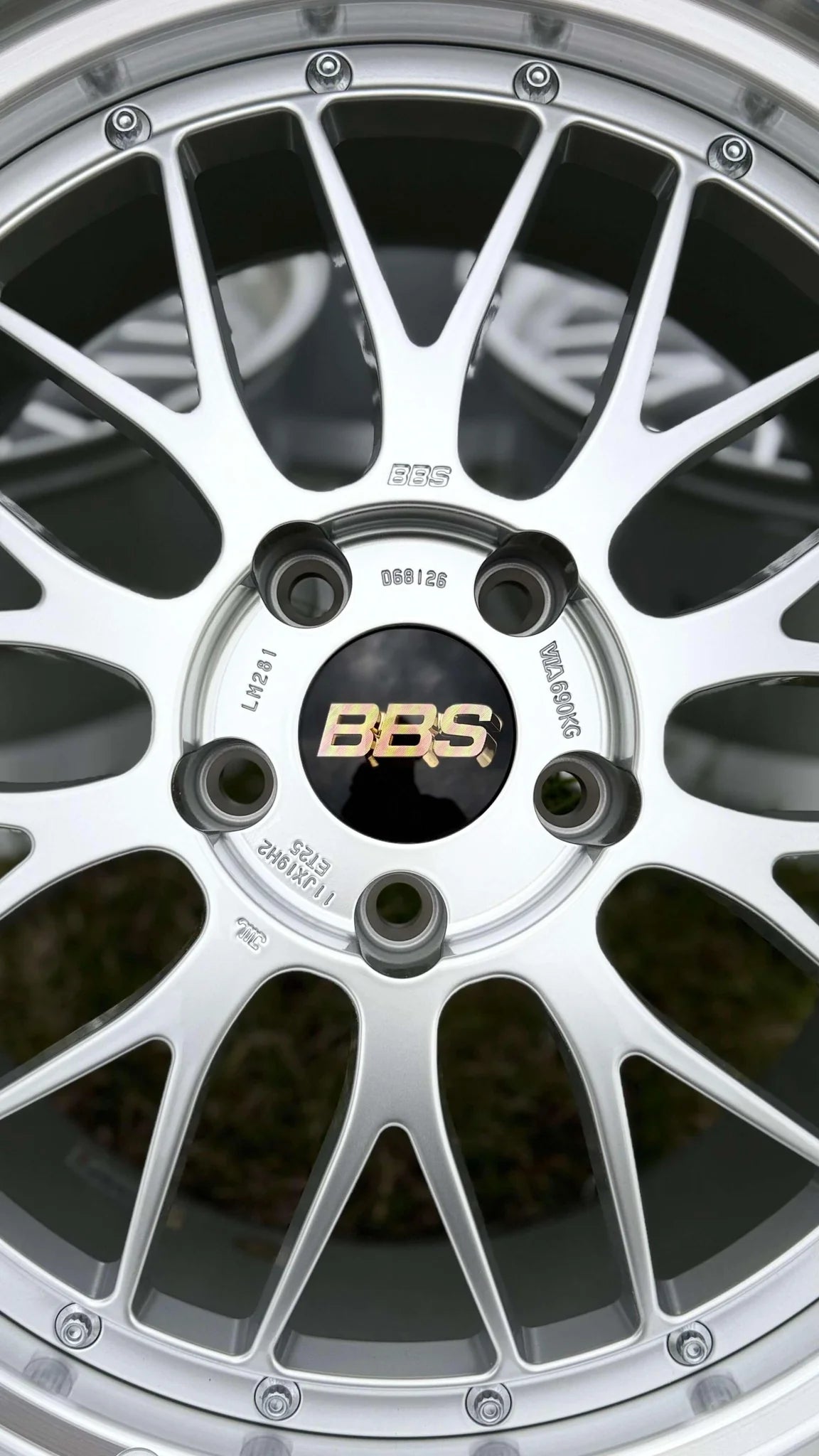 BBS LM272 / LM281 - 19" Staggered - 5x120