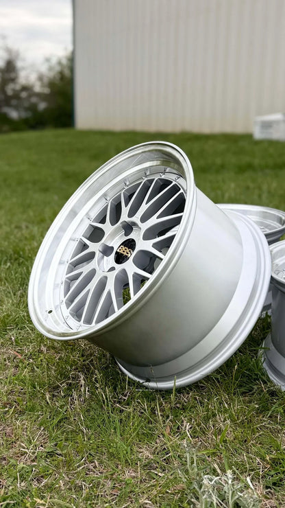 BBS LM272 / LM281 - 19" Staggered - 5x120